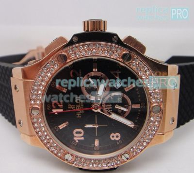 Replica Hublot Black Dial Rose Gold Bezel Black Rubber Strap Watch